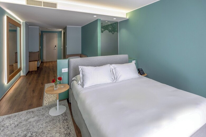Hotel Vlora Priam, Affiliated By Meli�