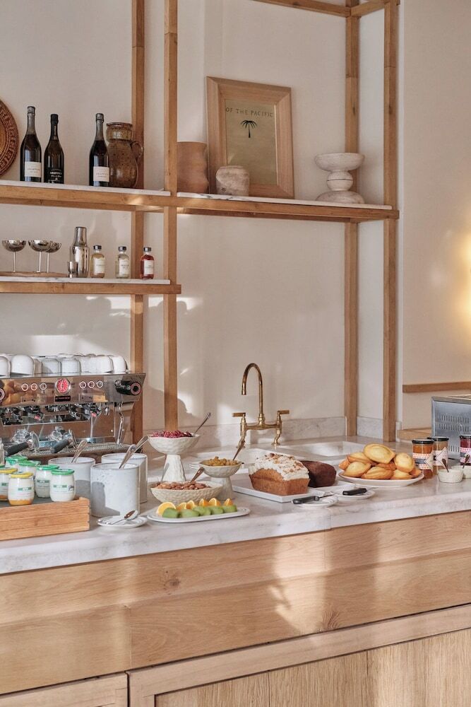 Hotel H�tel Elys�e Montmartre
