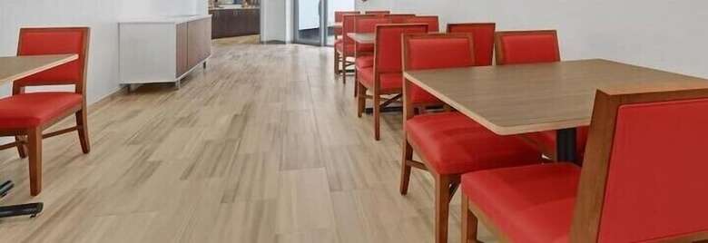 Hotel 1200