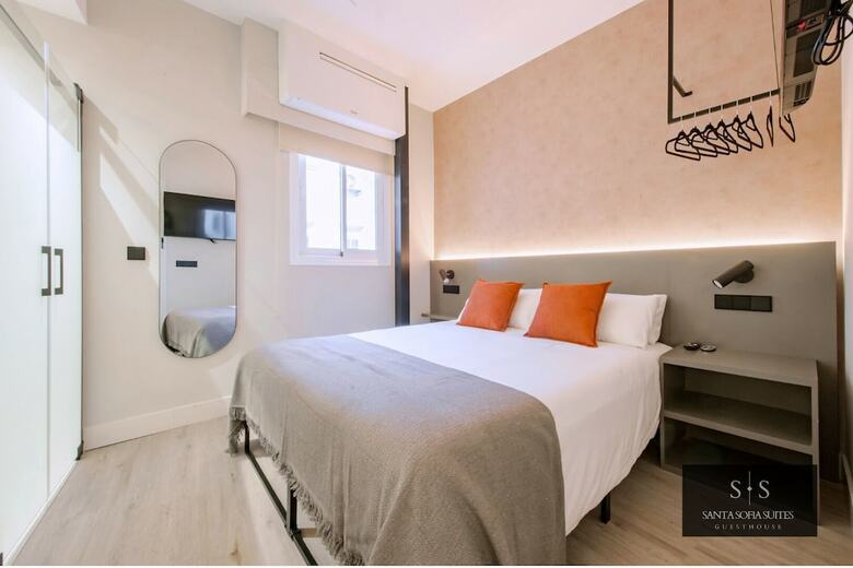 Hostal Santa Sofia Suites