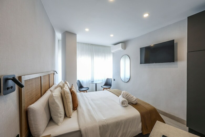 Aparthotel Habitaciones San Bernardo 20