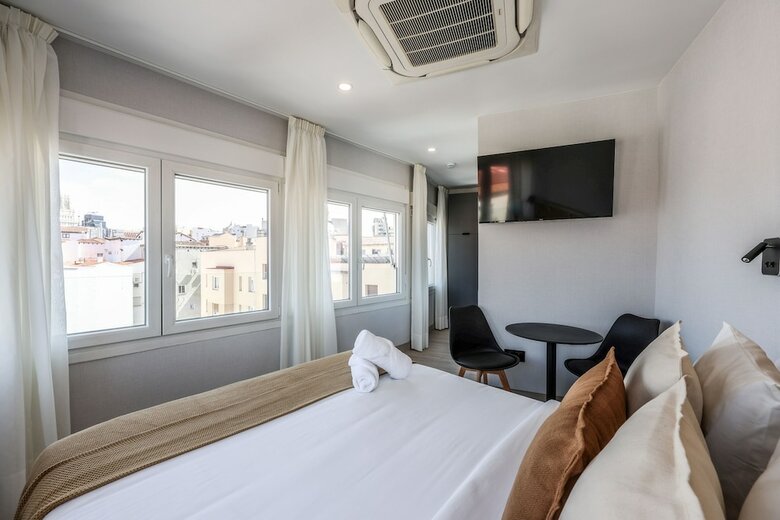 Aparthotel Habitaciones San Bernardo 20