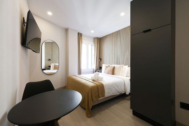 Aparthotel Habitaciones San Bernardo 20