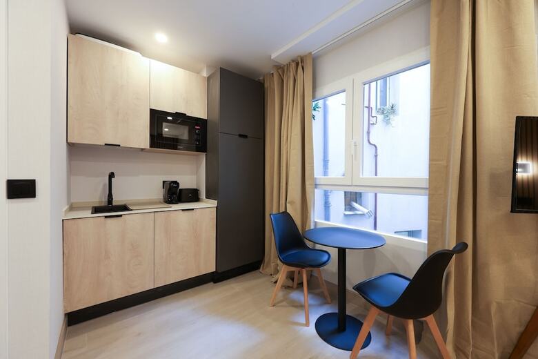 Aparthotel Habitaciones San Bernardo 20