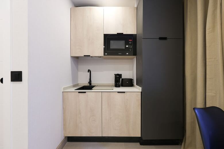 Aparthotel Habitaciones San Bernardo 20