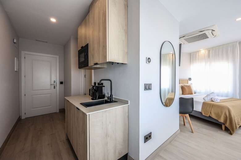 Aparthotel Habitaciones San Bernardo 20
