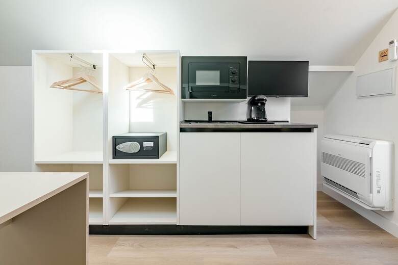 Hotel Square Rooms By Charming