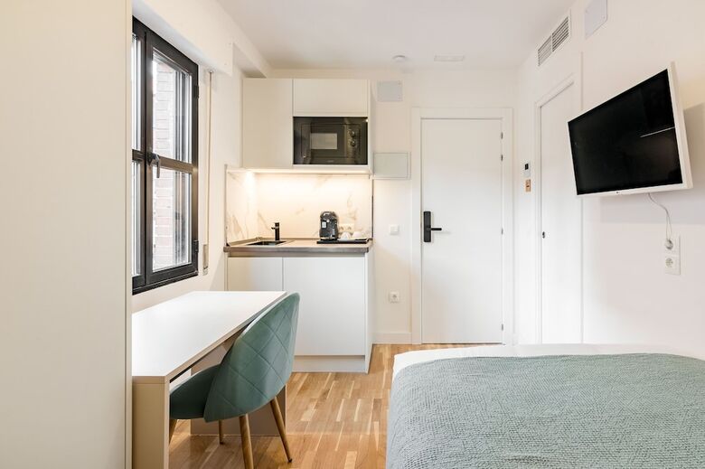 Hotel Square Rooms By Charming