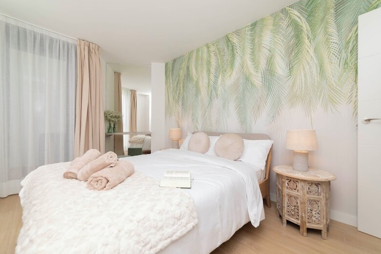 Hostal Aurora Stays By Charming