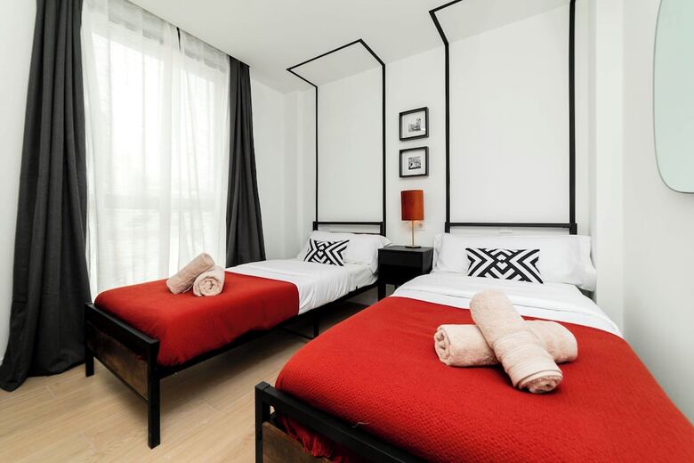 Hostal Aurora Stays By Charming