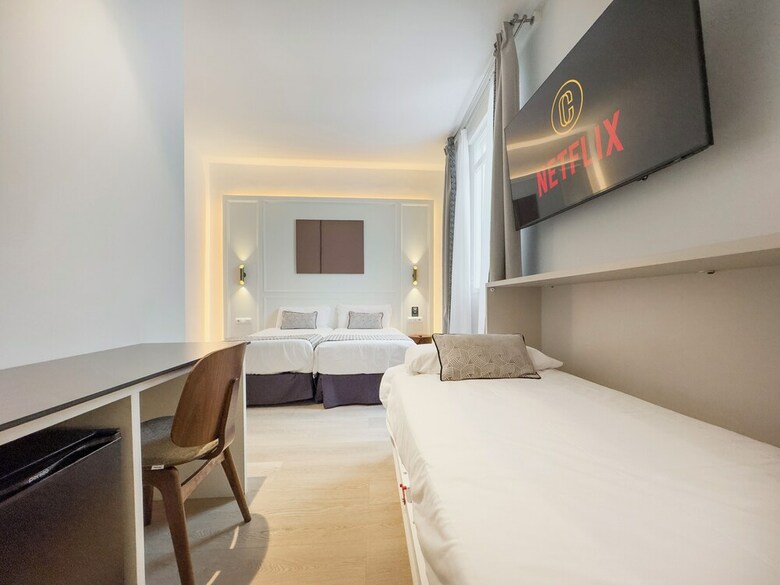 Hostal �pera Stays By Charming