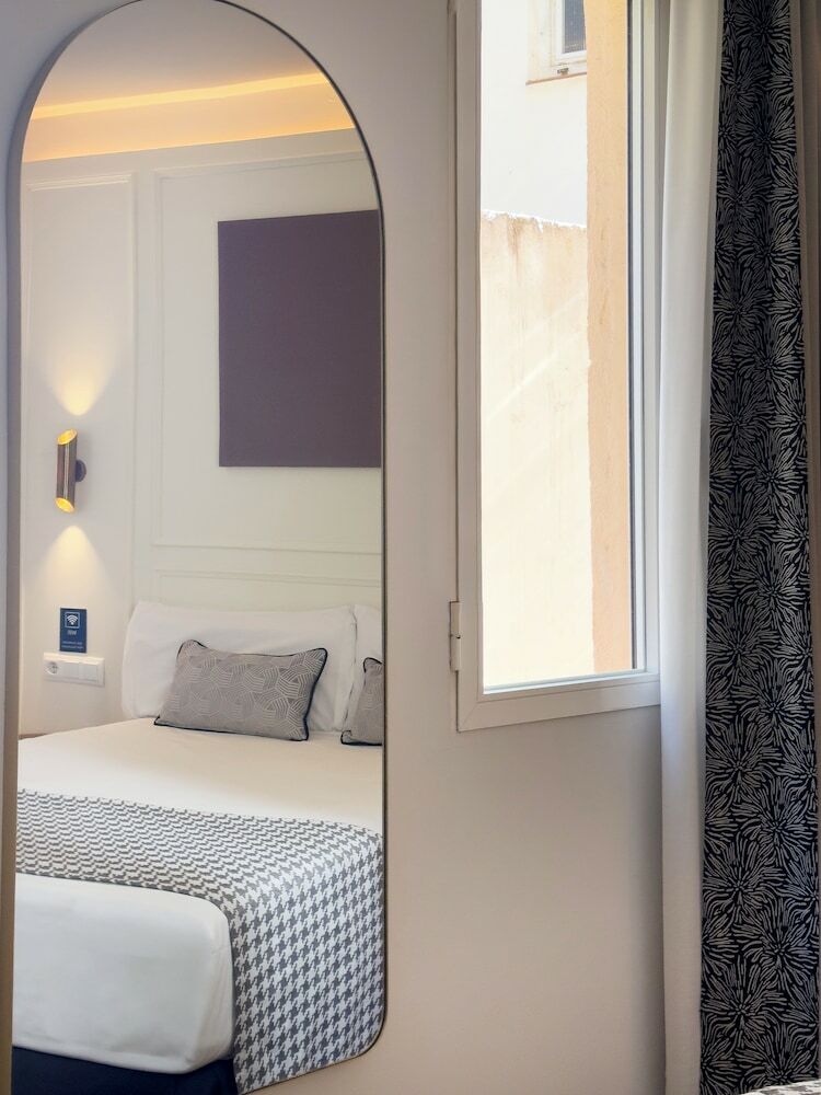 Hostal �pera Stays By Charming
