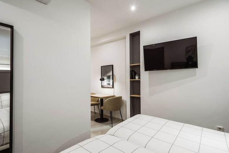 Hotel Chamber� Suites