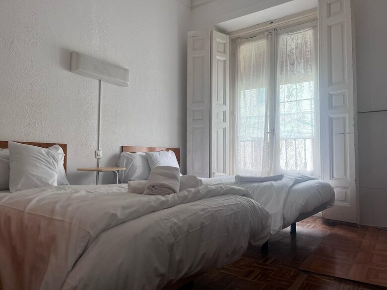 Hotel Hostal Alonso No Limit Madrid