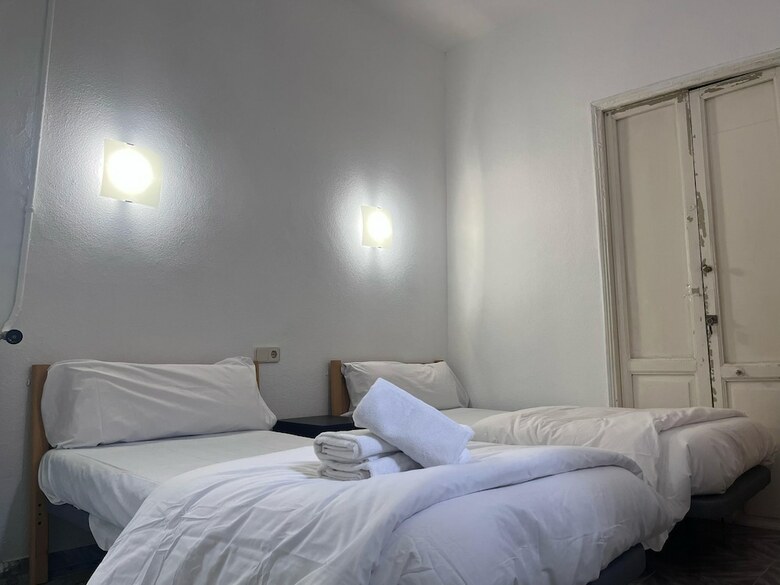 Hotel Hostal Alonso No Limit Madrid