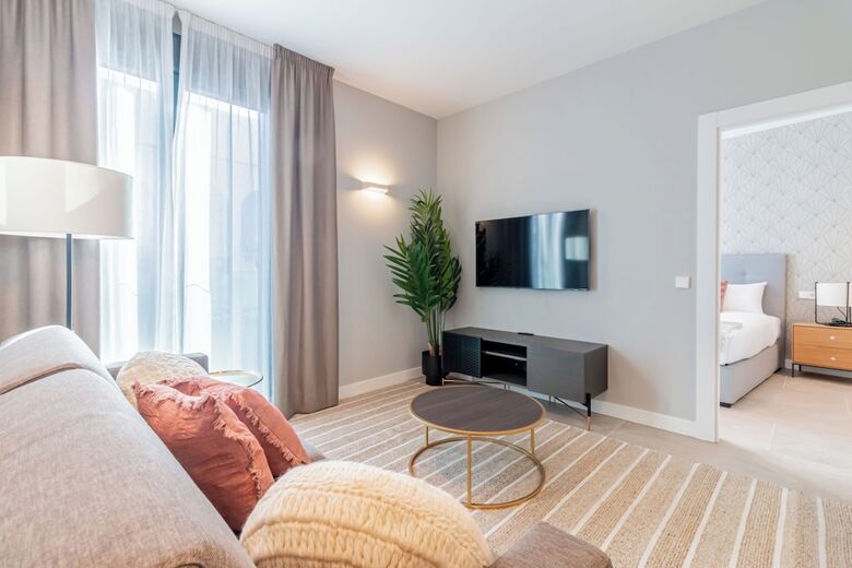 Hotel Home Art Apartments Bernab�u