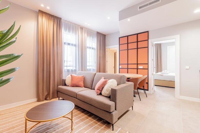 Hotel Home Art Apartments Bernab�u