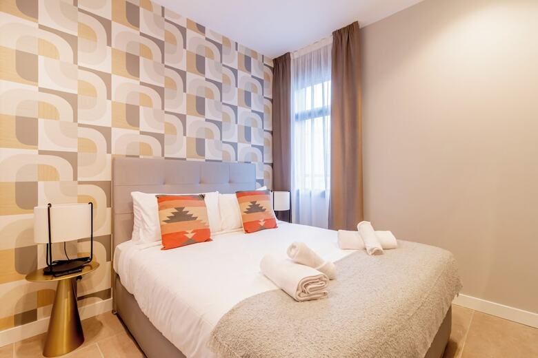 Hotel Home Art Apartments Bernab�u