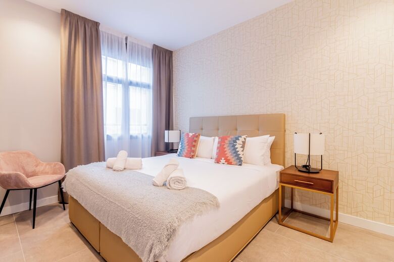 Hotel Home Art Apartments Bernab�u