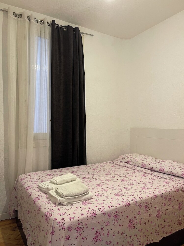 Bed & Breakfast Flor Baja Hostal