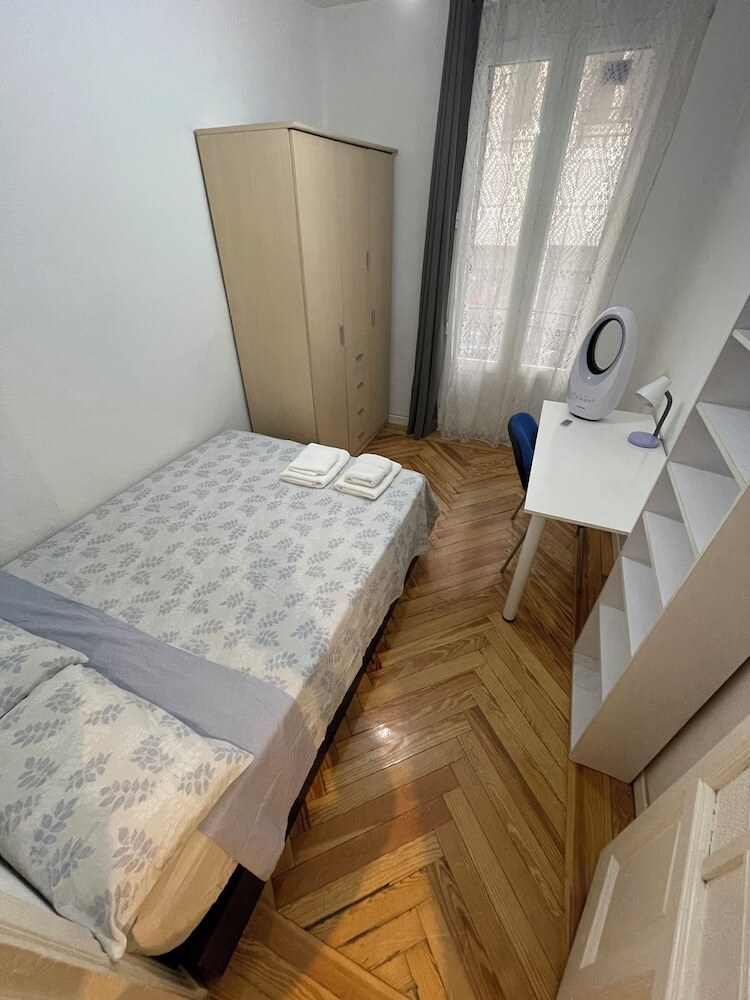 Bed & Breakfast Flor Baja Hostal