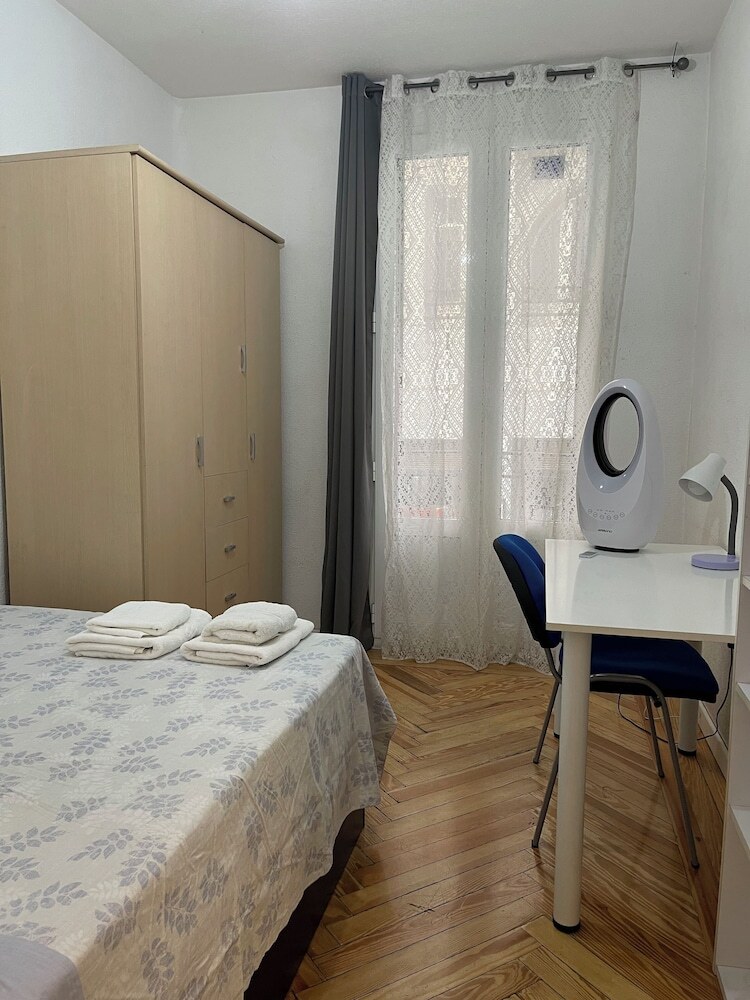 Bed & Breakfast Flor Baja Hostal