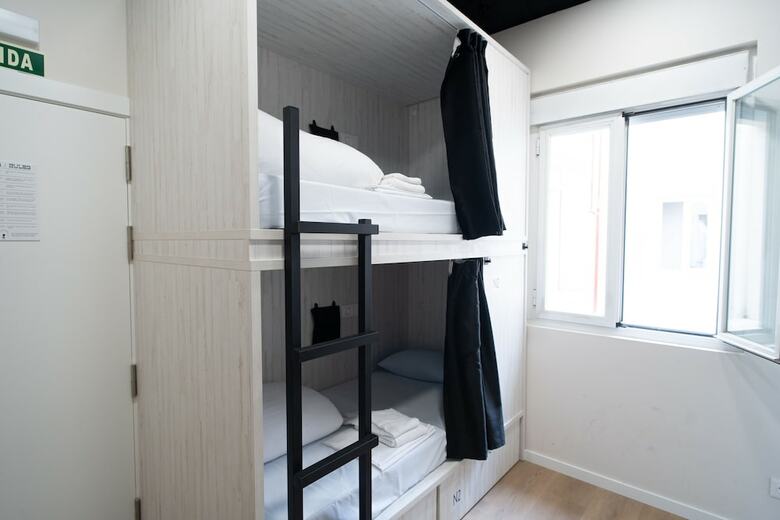 Hostal Adventure Hostel Madrid Gran V�a