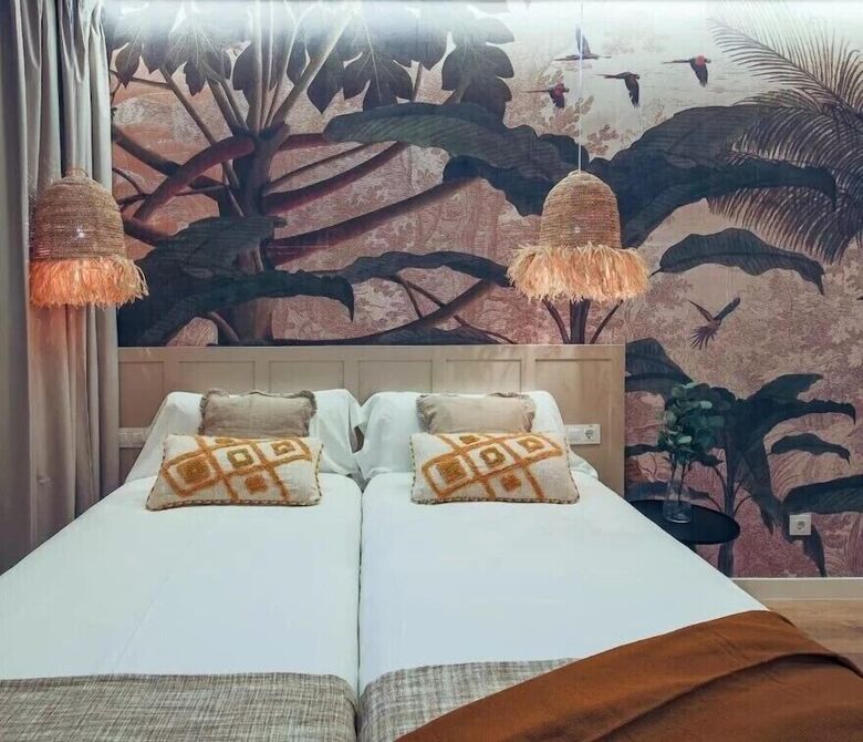Aparthotel Home42