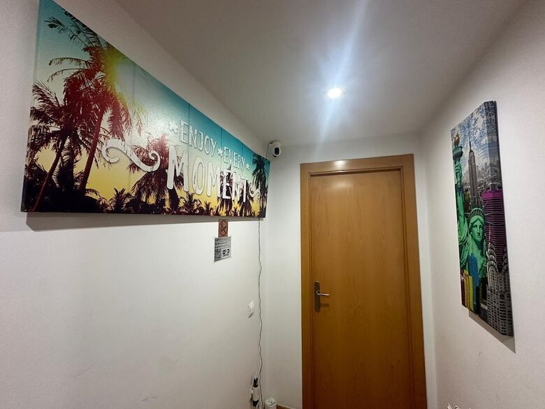 Hostal Apartments Fast Single Rooms