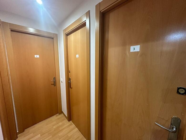 Hostal Apartments Fast Single Rooms