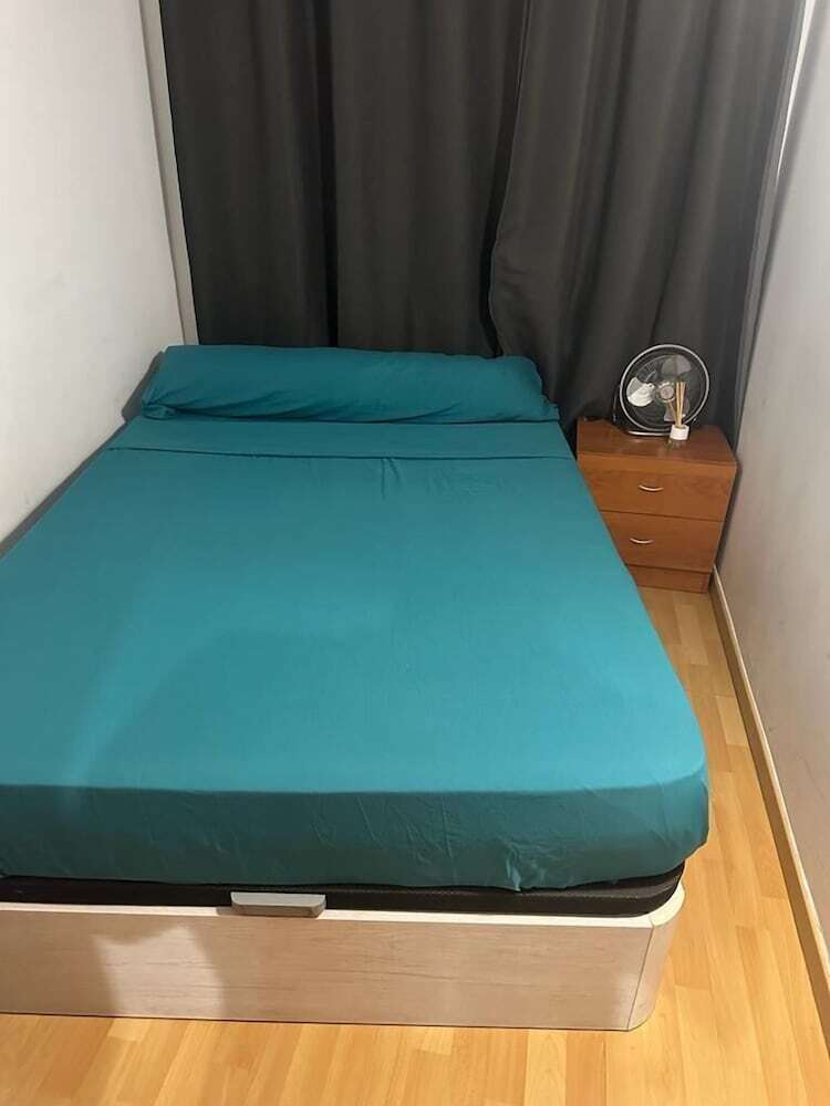 Hostal Apartments Fast Single Rooms