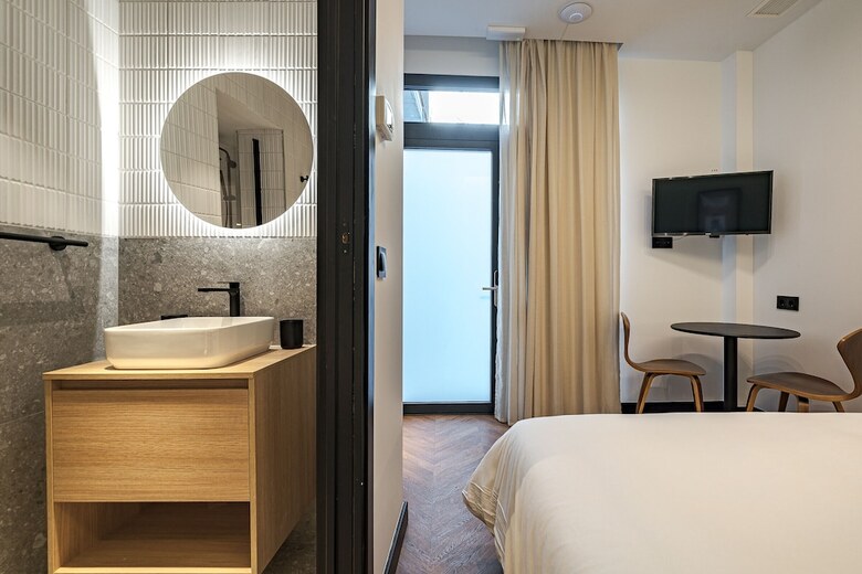 Hotel Style Suites By Olala Homes
