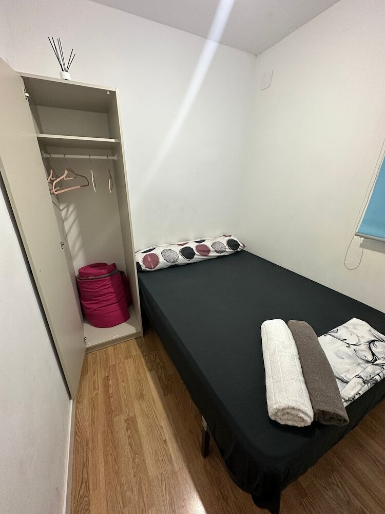Hostal Fast Single Rooms