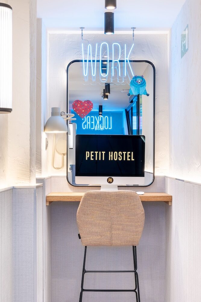 Hostal Petit Hostel Palacio Real