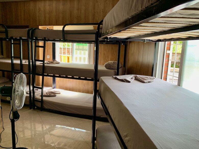 Hostal La Perla De Lujo - Hostel
