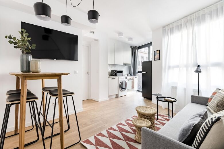 Aparthotel Color Apartments By Olala Homes