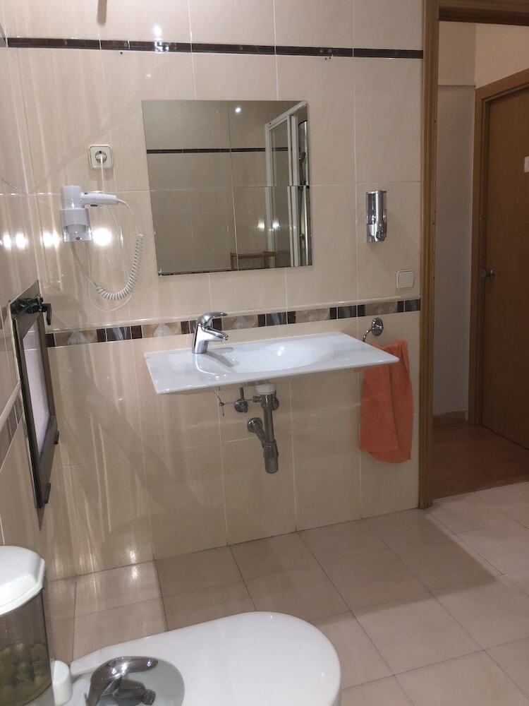 Hostal Village  Multicolor - Adults Only