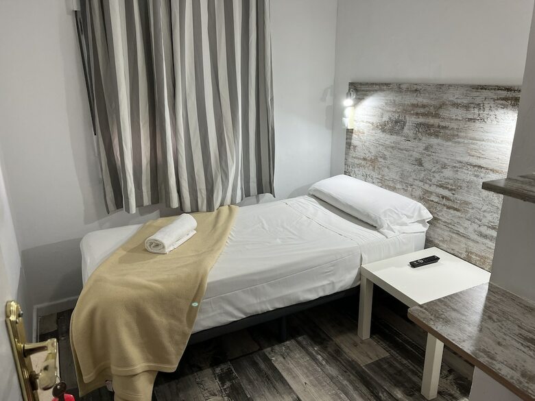 Hostal Casa de Huespedes Almansa