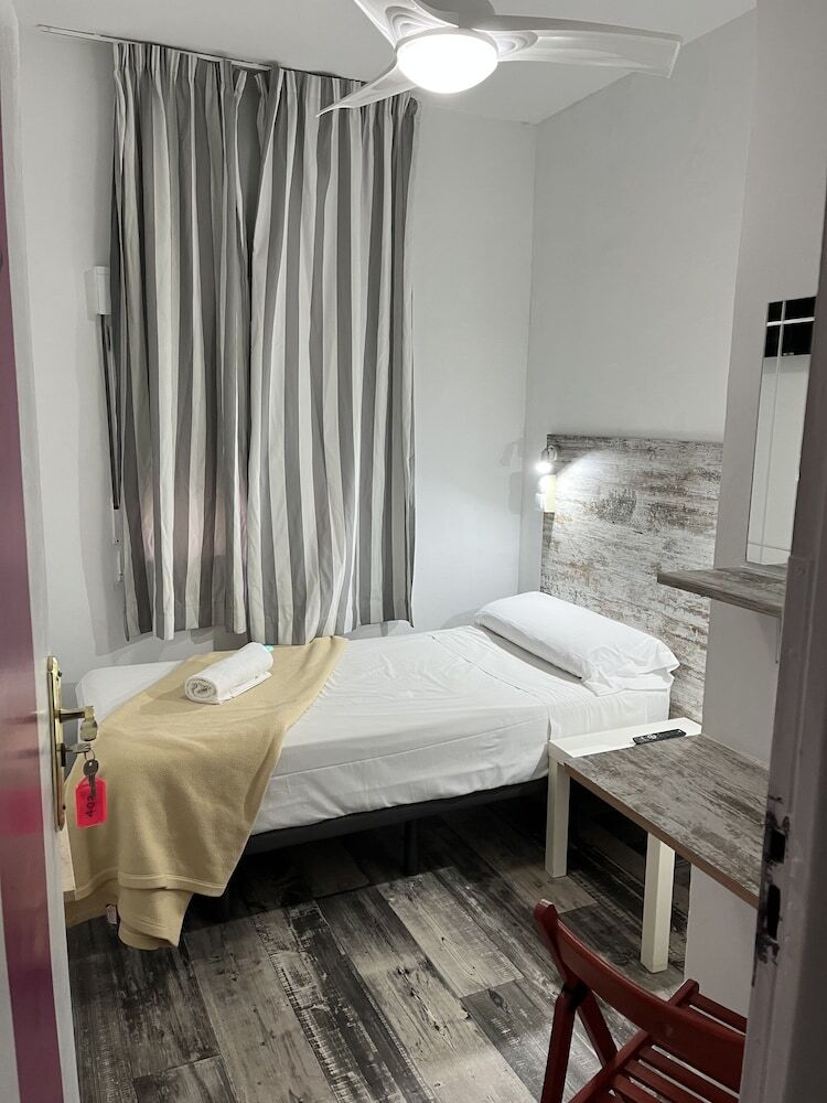 Hostal Casa de Huespedes Almansa