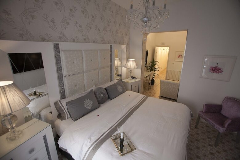 Hostal Boutique Palace - Adults Only