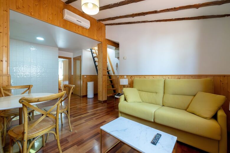 Aparthotel Oriente Suites