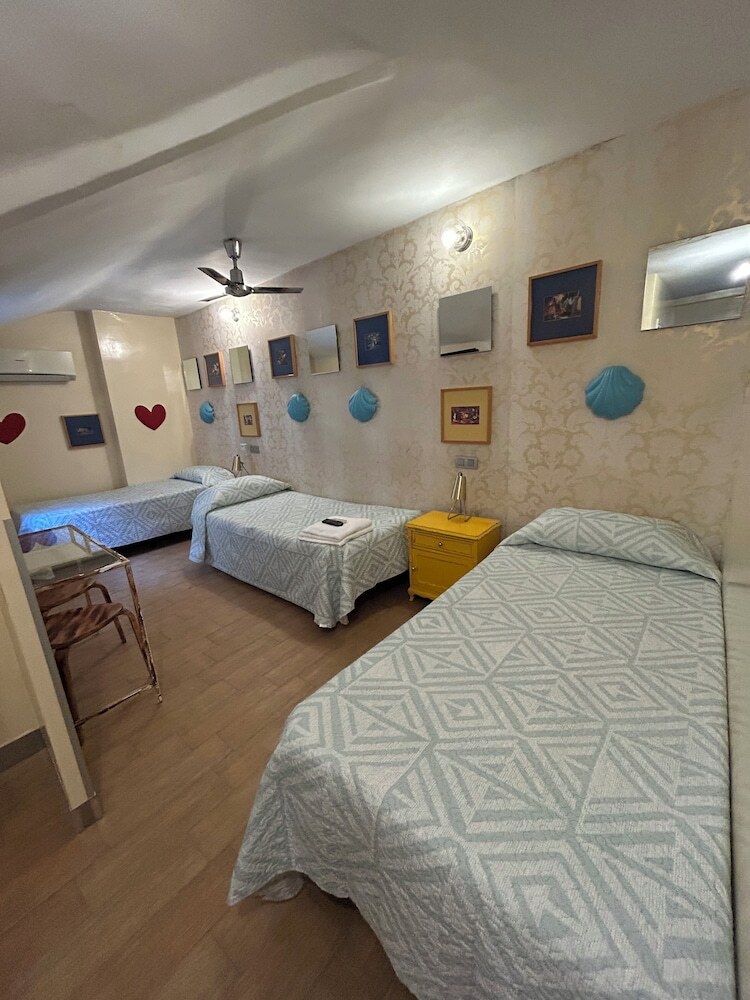Hostal Dolcevita