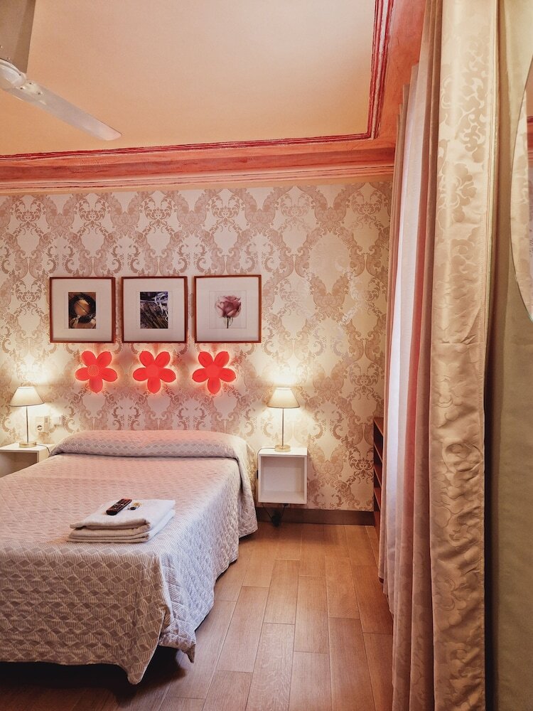 Hostal Dolcevita