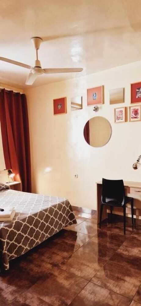 Hostal Dolcevita
