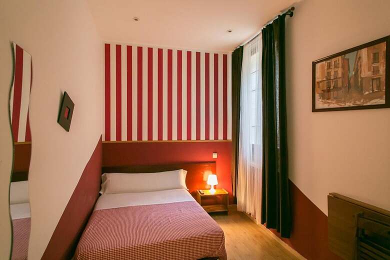 Hostal La Casa De La Plaza