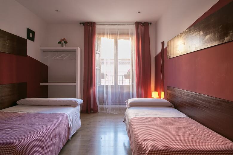 Hostal La Casa De La Plaza