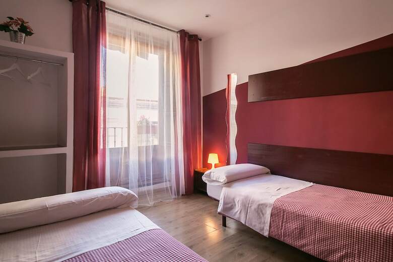 Hostal La Casa De La Plaza