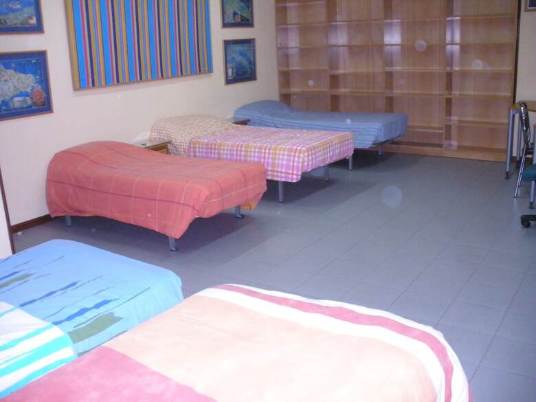 Hostal Hispania Residence - Hostel