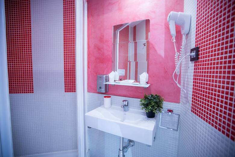 Hostal Madrid Inn