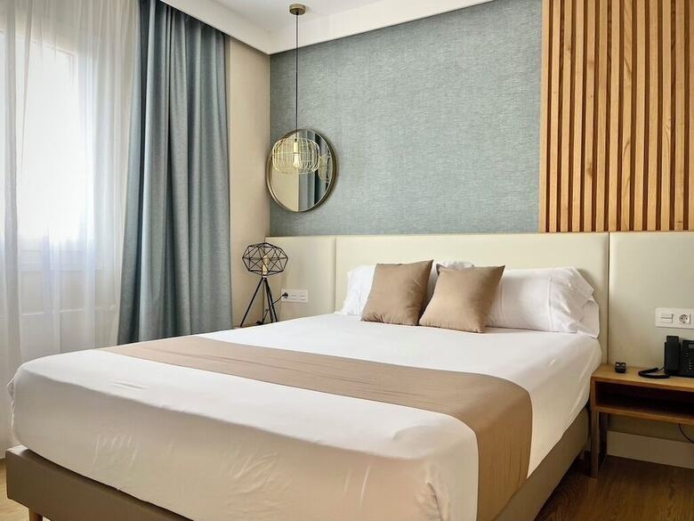 Hotel Candor
